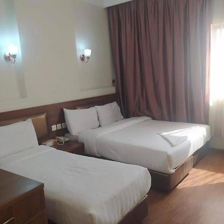 Hotel Multan Exterior photo