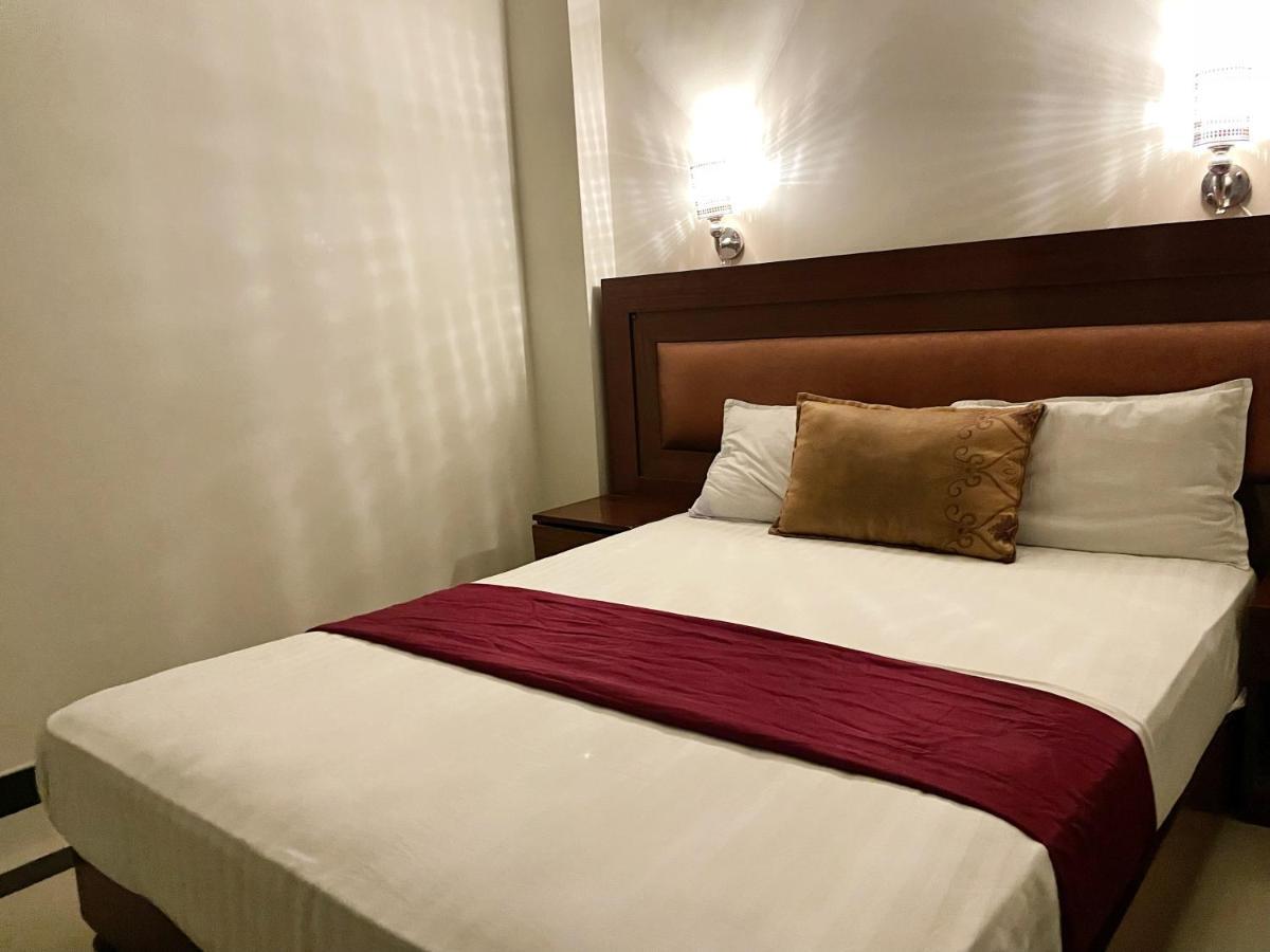 Hotel Multan Exterior photo
