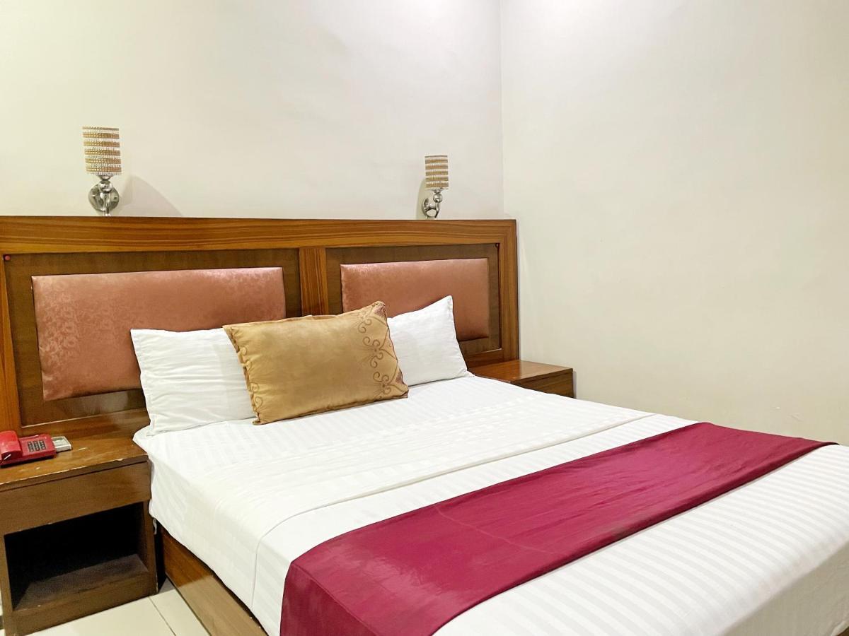 Hotel Multan Exterior photo