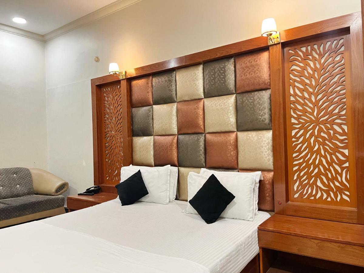 Hotel Multan Exterior photo