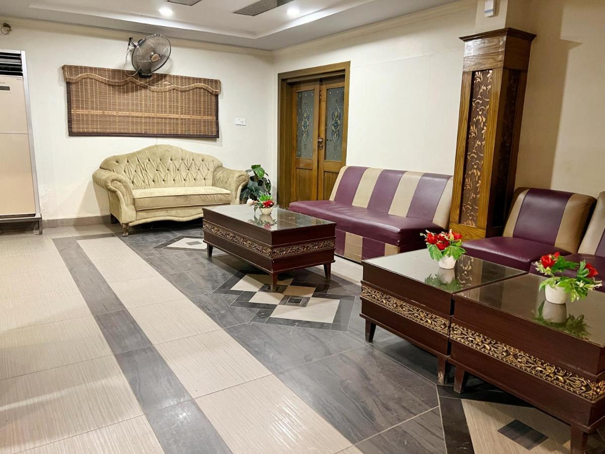 Hotel Multan Exterior photo
